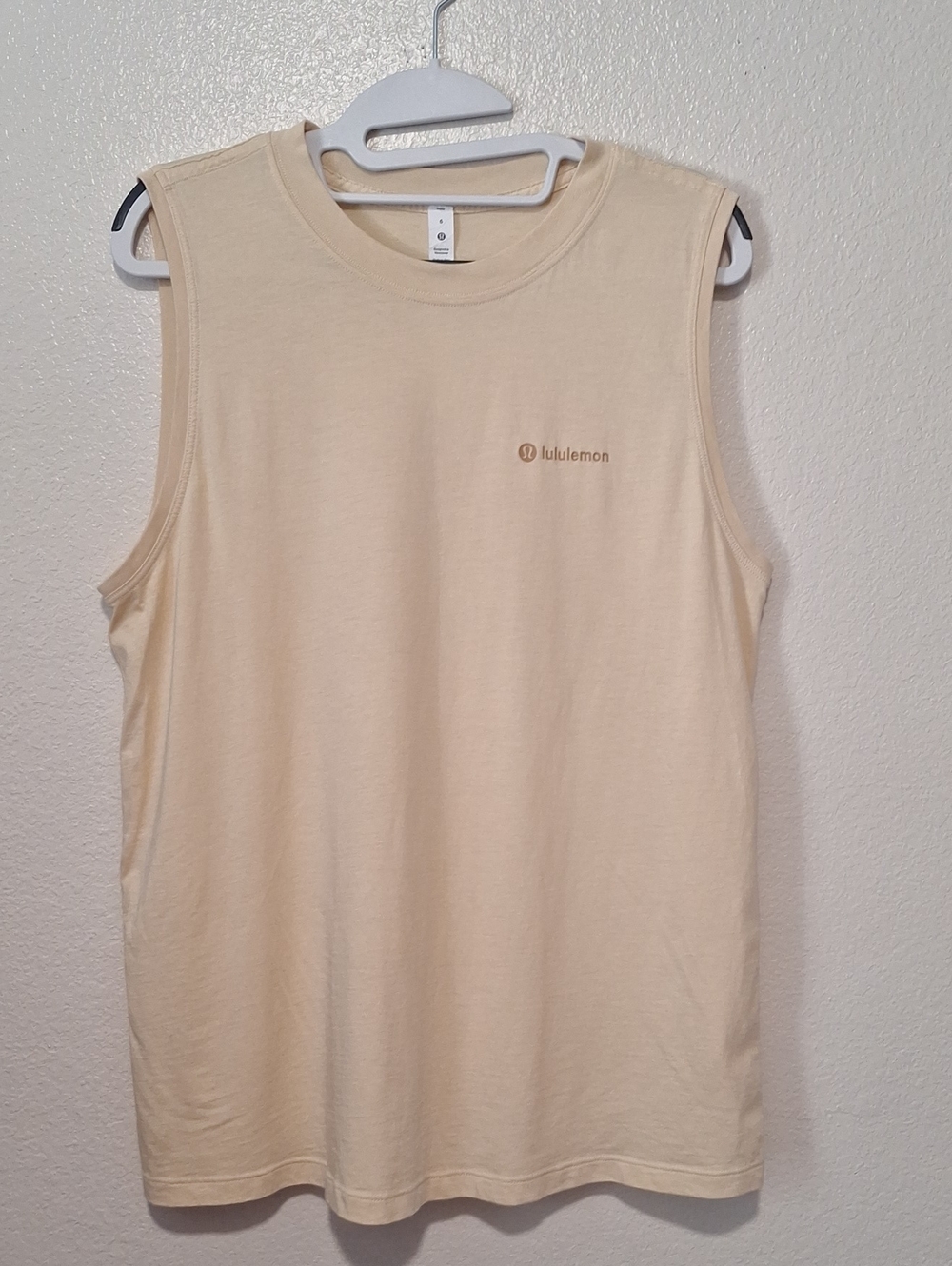 lululemon Lightweight  Sleeveless Gym Top, Size Small (6)